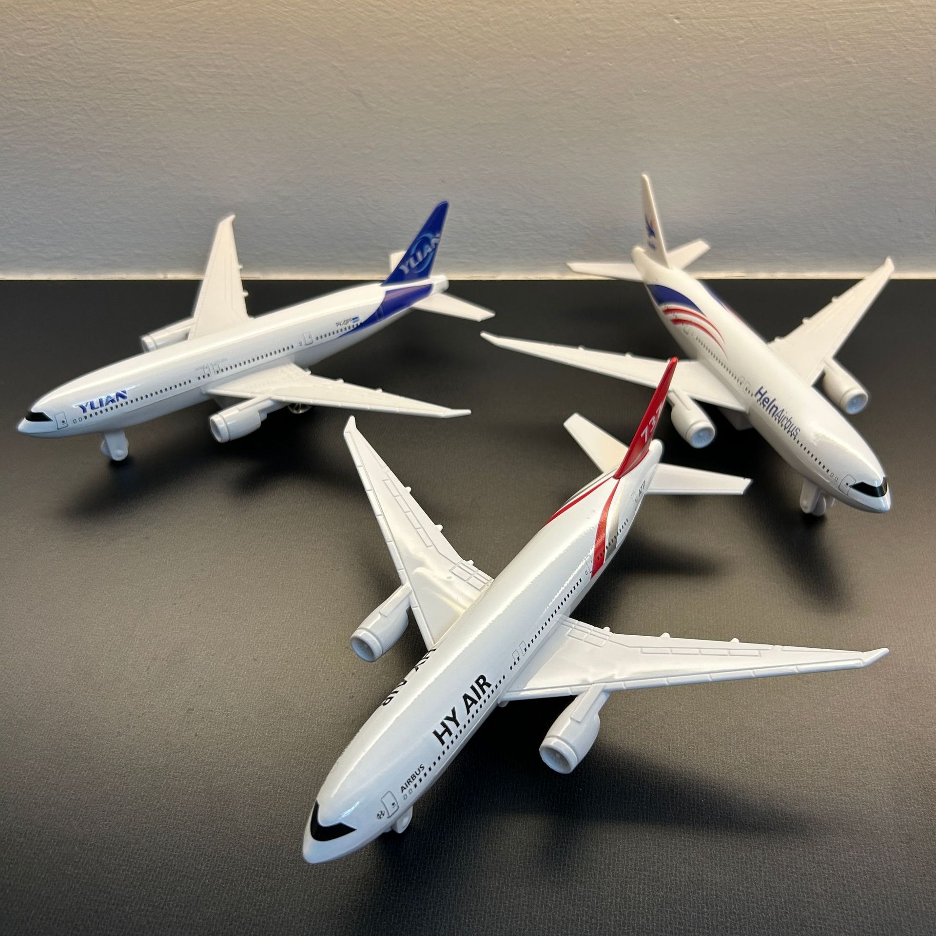 نموذج طائرة مصغر للأطفال، لعبة - مراجعة Model Airplane Plastic وسعره